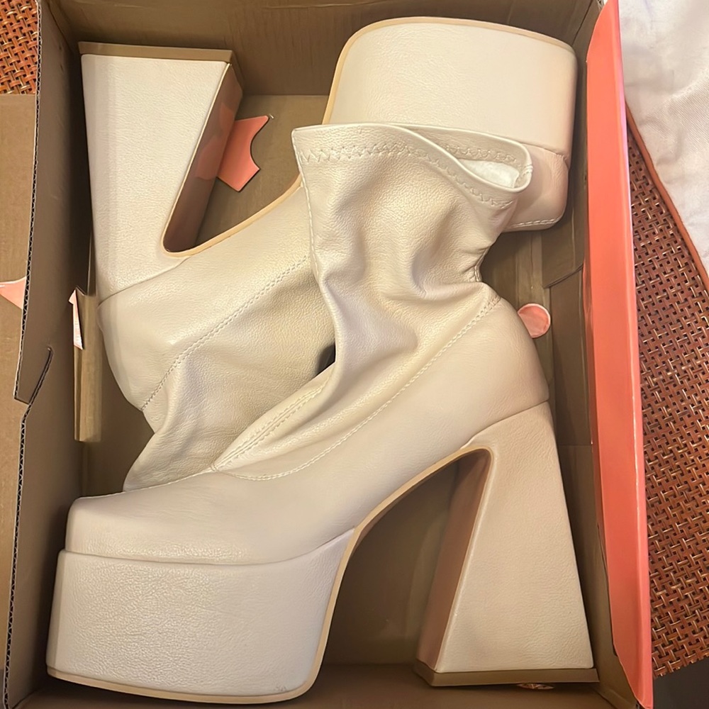 Platform boots